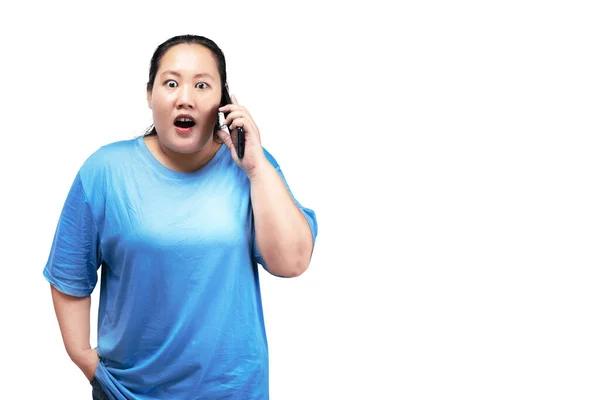Aziatische Vet Overgewicht Vrouw Houden Mobiele Telefoon Geïsoleerd Witte Achtergrond — Stockfoto