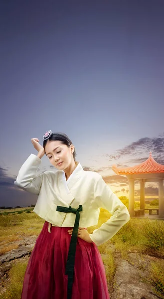 Mujer Asiática Vestida Con Traje Nacional Coreano Tradicional Hanbok Sintiendo — Foto de Stock