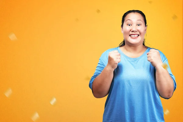 Aziatische Vet Overgewicht Vrouw Met Een Opgewonden Uitdrukking Met Gekleurde — Stockfoto