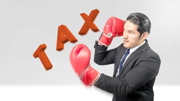 Empresário Asiático Com Luvas Boxe Vermelho Lutando Contra Imposto Fundo — Fotografia de Stock