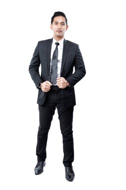 Asyalı işadamı beyaz arka planda tek başına duruyor