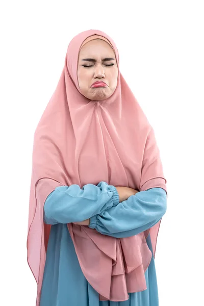 Aziatisch Moslim Vrouw Sluier Met Boos Uitdrukking Geïsoleerd Witte Achtergrond — Stockfoto