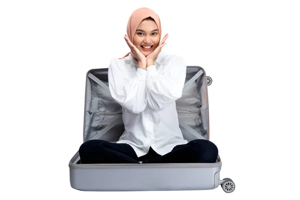 Asian Muslim Woman Headscarf Sitting Suitcase Isolated White Background — Stok fotoğraf