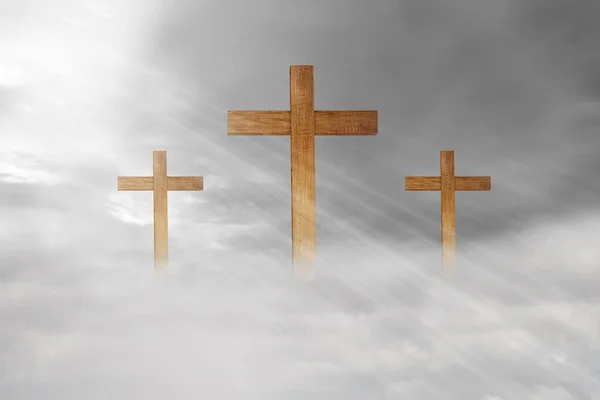 Croce Cristiana Con Sfondo Fumoso — Foto Stock