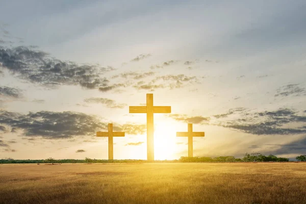 Croix Chrétienne Sur Terrain Avec Coucher Soleil Ciel Arrière Plan — Photo