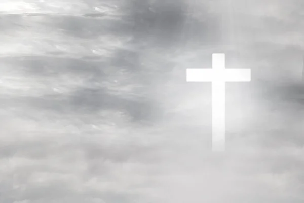 Christliches Kreuz Mit Rauchigem Hintergrund — Stockfoto