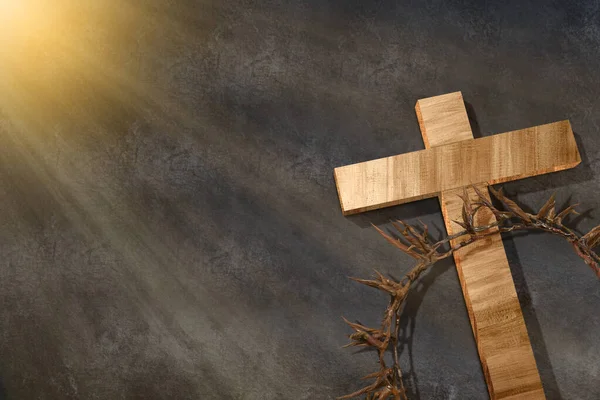 Krzyż Chrześcijański Korona Cierniowa Lekkim Tłem — Zdjęcie stockowe