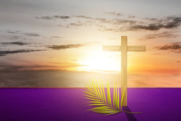 Хрест Пальмовий Лист Зображенням Заходу Сонця Пальмова Неділя — стокове фото