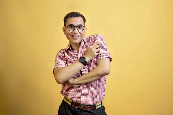 Man Eyeglasses Shirt Standing Colored Background — Stock Photo, Image