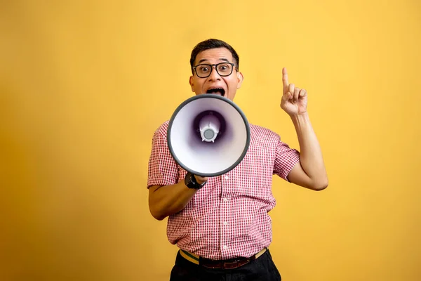 Man Eyeglasses Shirt Talking Megaphone Colored Background — Stock Photo, Image