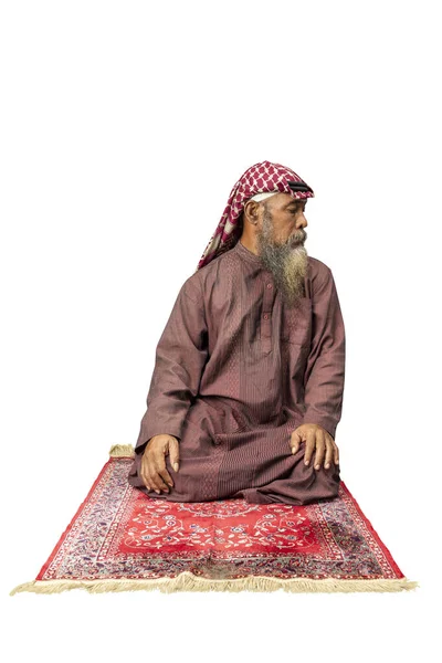수염을 기르고 떨어져 위에서 기도문을 모슬렘 — 스톡 사진