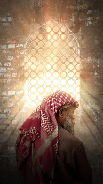 Muslimský Muž Vousy Sobě Keffiyeh Agal Modlitební Poloze Salát Modlitebním — Stock fotografie