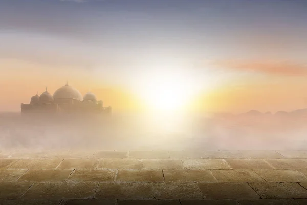 具有日落背景的清真寺 — 图库照片
