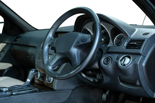方向盘 换档杆 仪表盘 速度计显示器 现代汽车内部 — 图库照片