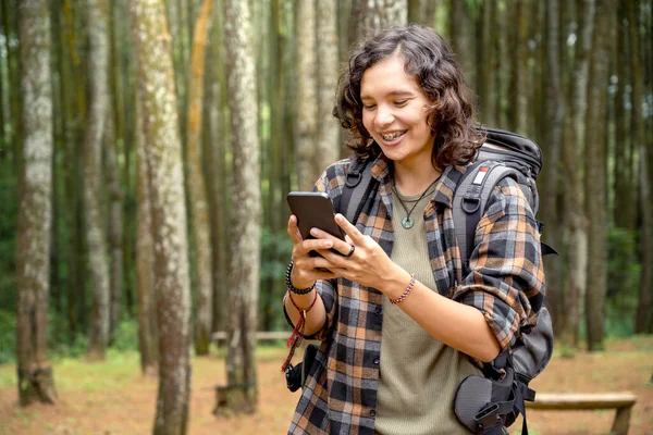 Asian Woman Trekking While Using Mobile Phone Forest Traveling Activity — Stock Photo, Image