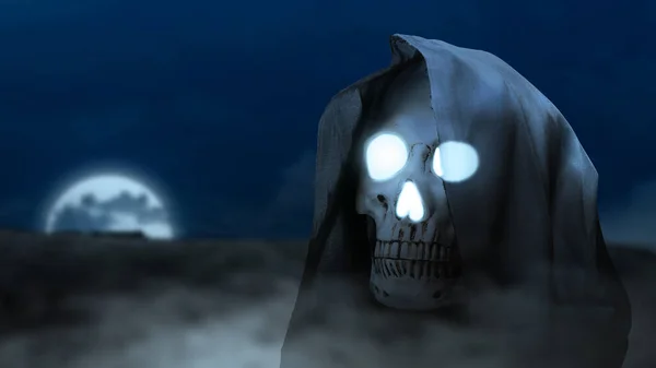 骷髅与斗篷站在夜景背景 可怕的骷髅万圣节概念 — 图库照片