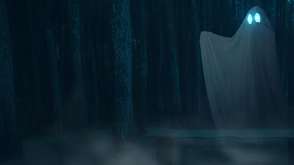 Fantasma Bianco Aggira Nella Foresta Nebbiosa Notte Spaventoso Fantasma Halloween — Foto Stock
