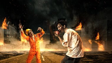 Vücudunda kan ve yara olan iki korkunç zombi harabe şehirde yürüyor. Korkunç zombi. Cadılar Bayramı konsepti