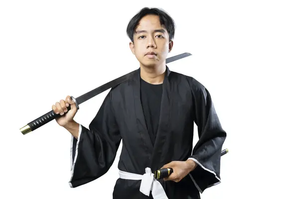 Samuraj Válečník Drží Meč Izolovaný Přes Bílé Pozadí — Stock fotografie