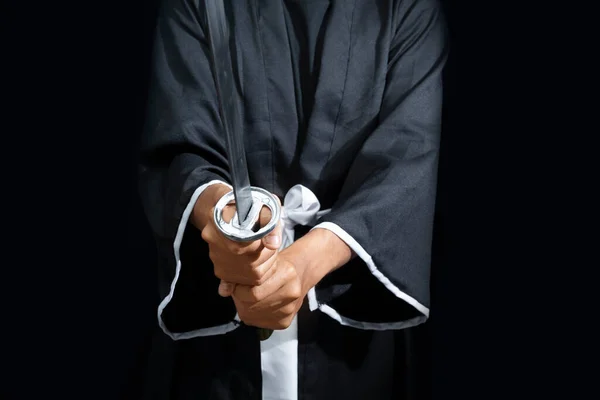 Samuraj Který Drží Meč Černým Pozadím — Stock fotografie