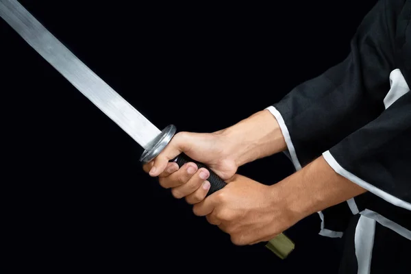Ένας Πολεμιστής Σαμουράι Κρατώντας Ένα Σπαθί Μαύρο Φόντο — Φωτογραφία Αρχείου