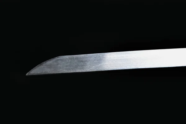 黒い背景にカタナ 日本刀 — ストック写真