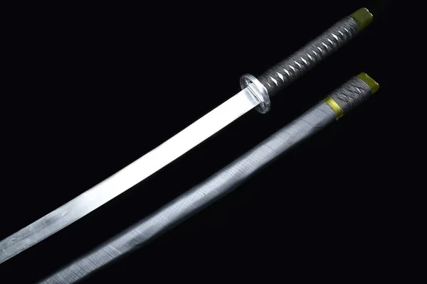 Katana Espada Japonesa Sobre Fondo Negro —  Fotos de Stock