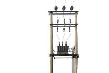 Yüksek voltajlı elektrik hatları kulesi beyaz arkaplan üzerinde izole