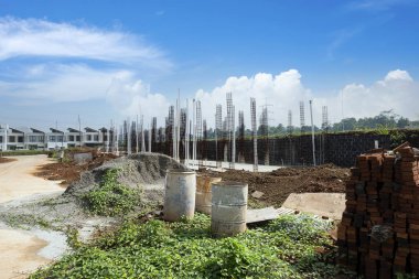 İnşaat alanında konut inşaatı