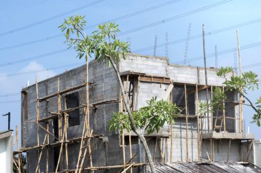 İnşaat alanında konut inşaatı