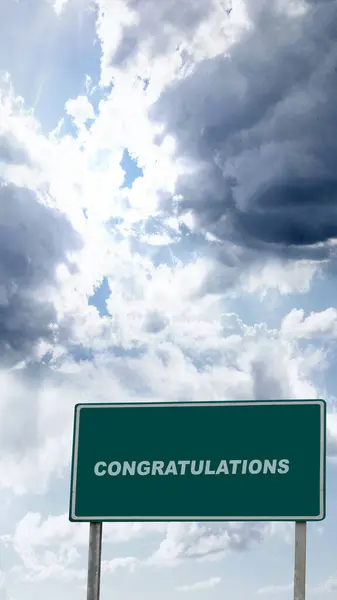 Road Sign Gratulace Text Blue Sky Background Koncept Blahopřání Royalty Free Stock Fotografie