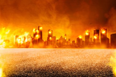 Yıkılmış şehrin görüntüsü. Gece askeri saldırıdan ateşle gelen görüntüler. Şehir merkezindeki terorizma saldırısından çıkan duman ve yangın.. 