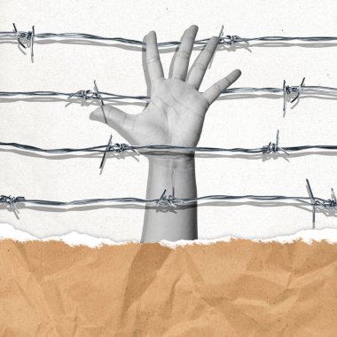 Renkli bir arka planda dikenli telin ortasında havaya kaldırılmış bir insan eli. Kolaj sanatı