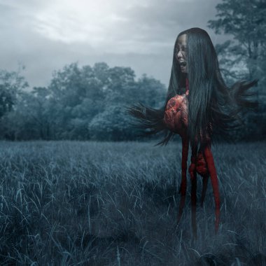 Kuyang, Kunyang, Palasik veya Krasue hayaleti. Şeytan, şeytan, şeytan, Endonezya, Güneydoğu Asya 'dan canavar figürü. Cadı ya da şaman kafayı vücuttan ayırır. Ürkütücü Cadılar Bayramı konsepti