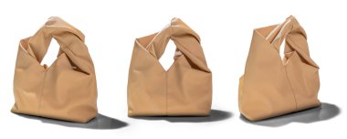 Beyaz bir arkaplan üzerinde izole kadın el çantası aksesuarları koleksiyonu