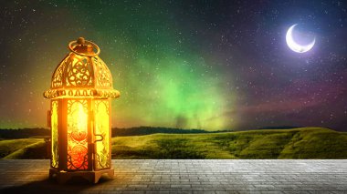 Sahada, gece manzaralı geleneksel parlayan Arap feneri var. Uzayı kopyala Din, Ruhsal veya Ramazan kavramı