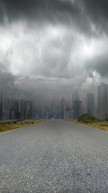 Karanlık bulutlu bir gökyüzünün altında yıkık dökük ve hasarlı binalar olan bir kıyamet şehrine doğru asfalt yol. Dramatik sahne korkutucu ve korkutucu. Modelleme. Uzayı kopyala Duvar kağıdı veya Cadılar Bayramı arkaplanı