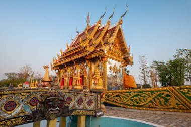 Uttaradit, 25 Mart 2023. Wat Hong Sung, temiz bir tapınak. Budizm 'e olan inancı gösteren güzel bir mimari var..