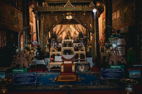 Uttaradit Marzo 2023 Wat Phra Thaen Sila Sostiene Base Una —  Fotos de Stock