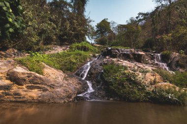 Dağlarda şelale, Mae Phun Şelalesi, Uttaradit 'te Laplae Kasabası