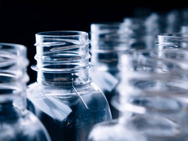 İçecek Üretimi için Plastik Şişe Paketleme.