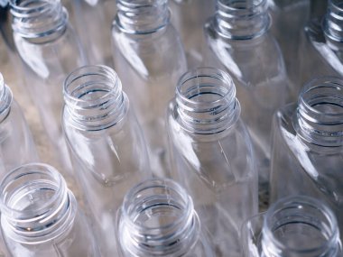 İçecek Üretimi için Plastik Şişe Paketleme.