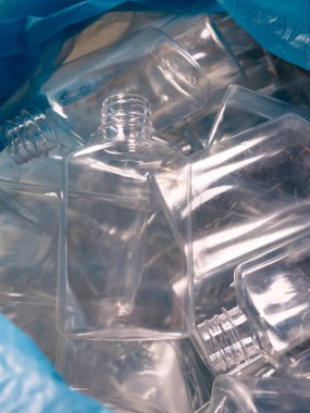 Kullanılan Plastik Şişeler Geri Dönüşüm İçin Toplandı.