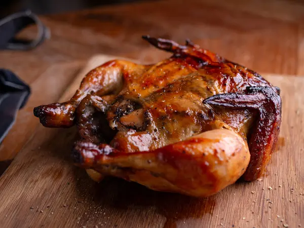 Sulu Kızartma Tavuğu Servis Etmeye Hazır.