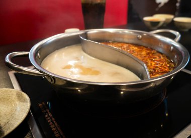 Shabu Shabu Sukiyaki, Mala Hotpot, Japon ve Çin yemekleri..