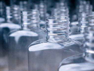 Plastik PET Şişe Üretim Hattı Şişelemeye Hazır.