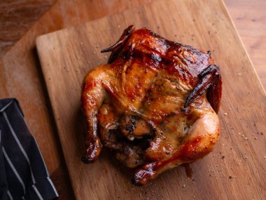 Sulu Kızartma Tavuğu Servis Etmeye Hazır.