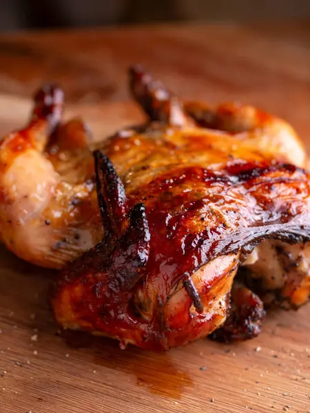 Sulu Kızartma Tavuğu Servis Etmeye Hazır.