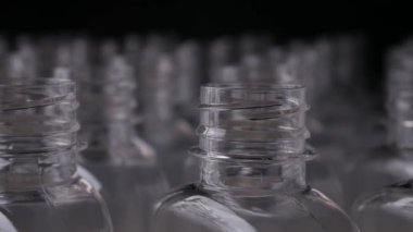 Plastik PET Şişe Üretim Hattı Şişelemeye Hazır.