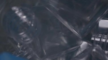 Kullanılan Plastik Şişeler Geri Dönüşüm İçin Toplandı.